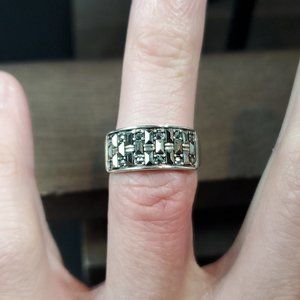 Size 6 925 Sterling Silver Beautiful Marcasite Stone Pattern Ring